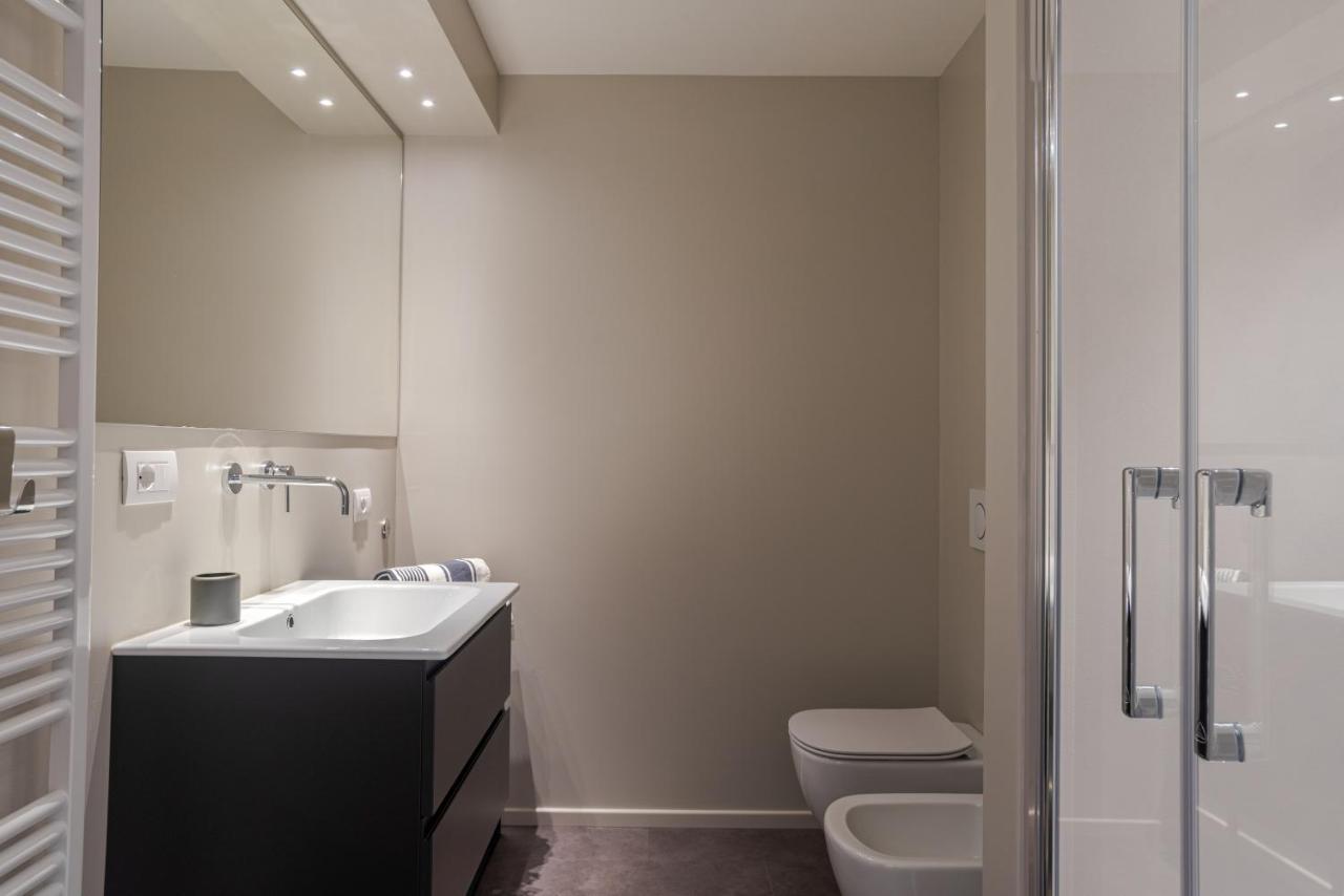 Suite Del Duomo - By Myhomeincomo Exterior foto